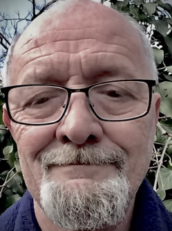 Zolt�n, 67 �ves t�rskeres� f�rfi, P�lmonostora