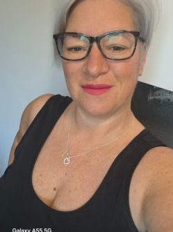 Nusi, 48 �ves t�rskeres� n�, Lovasber�ny