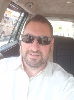 J�zsef, 52 �ves t�rskeres� f�rfi, Szentendre