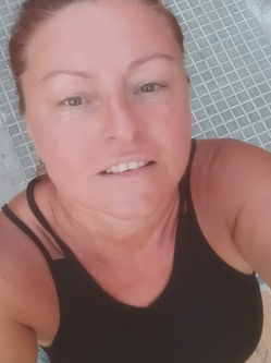 �va Eszter, 54 �ves t�rskeres� n�, Dunakeszi