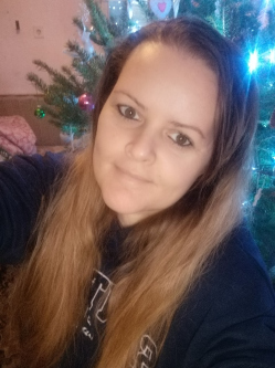 D�ri, 42 �ves t�rskeres� n�, Balatonsz�rsz�