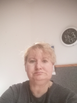 Katalin, 57 �ves soproni t�rskeres� n�