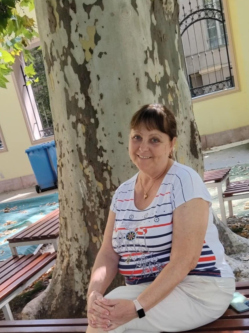Juli, 63 �ves t�rskeres� n�, Budapest