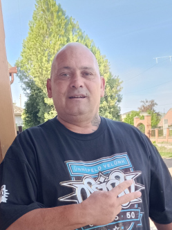 Sanyi, 51 �ves t�rskeres� f�rfi, T�rkeve