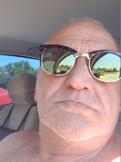 G�bor, 73 �ves t�rskeres� f�rfi, Kisl�ng
