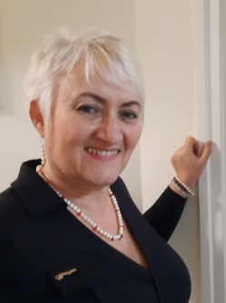 Judit, 62 �ves t�rskeres� n�, Kisv�rda