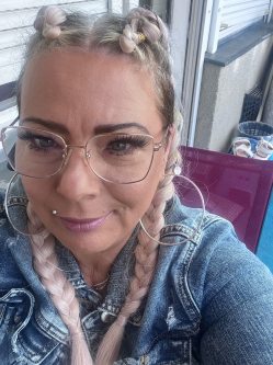 Erika, 47 �ves t�rskeres� n�, Lenti