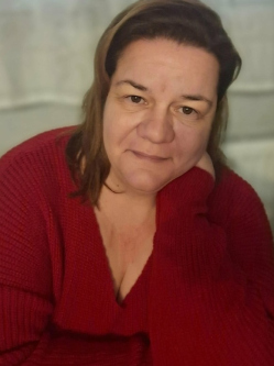 Krisztina, 48 �ves t�rskeres� n�, M�t�szalka
