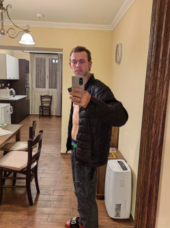 Bence, 29 �ves t�rskeres� f�rfi, Tiszar�d