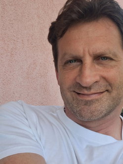 P�ter, 52 �ves t�rskeres� f�rfi, Veszpr�m