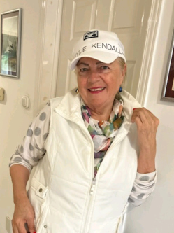 Pirike, 64 �ves t�rskeres� n�, J�szber�ny