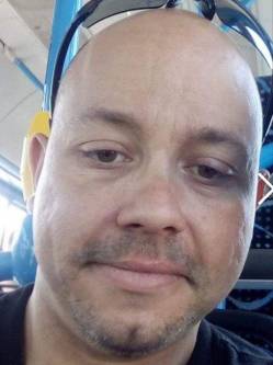 Szabolcs, 50 �ves t�rskeres� f�rfi, B�r�nd