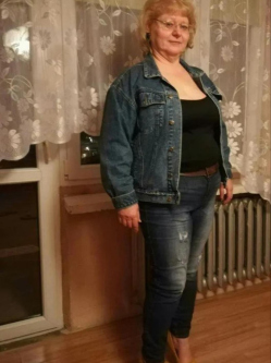 Evelin, 54 �ves t�rskeres� n�, P�cs