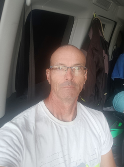 Jani, 54 �ves t�rskeres� f�rfi, Veszpr�m