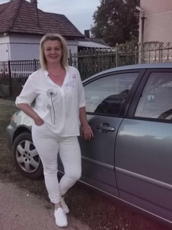 Andrea, 52 �ves t�rskeres� n�, Mez�t�r