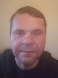 B�la, 52 �ves t�rskeres� f�rfi, Ny�rl�rinc