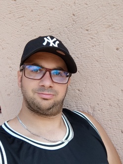 Norbi, 30 �ves t�rskeres� f�rfi, S�rbog�rd