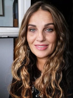 Margit, 51 �ves t�rskeres� n�, Tatab�nya