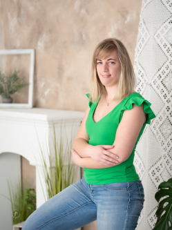 Patr�cia, 26 �ves t�rskeres� n�, Lenti