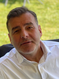 L�szl�, 52 �ves tapolcai t�rskeres� f�rfi