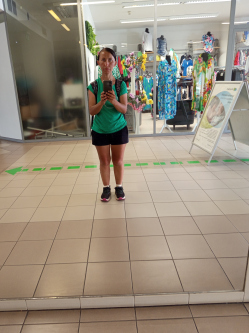 Anik�, 36 �ves t�rskeres� n�, Sikl�s