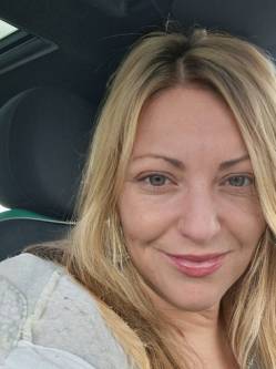Kriszti, 49 �ves t�rskeres� n�, Nova