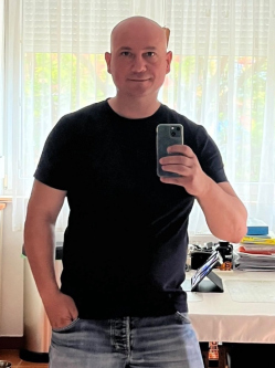 Attila, 49 �ves t�rskeres� f�rfi, Szigetszentmikl�s