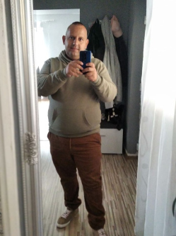 Rich�rd, 36 �ves t�rskeres� f�rfi, Tolna