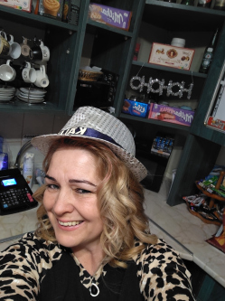 Reni, 48 �ves t�rskeres� n�, Budapest