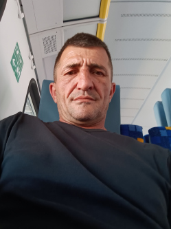 Jozsef, 49 �ves t�rskeres� f�rfi, S�lys�p