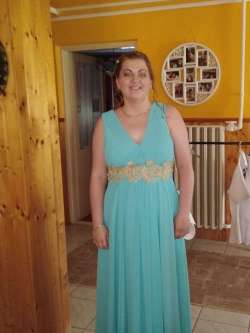 Zsuzsi, 37 �ves t�rskeres� n�, T�pi�sz�l�s