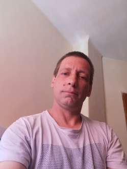 P�ter, 45 �ves t�rskeres� f�rfi, Kaposv�r