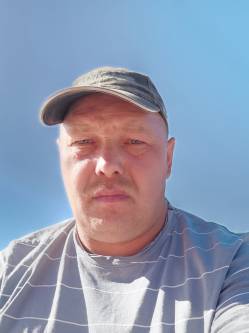 Zolt�n, 46 �ves t�rskeres� f�rfi, Szentg�l