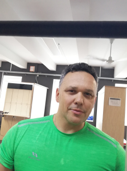 Csaba, 51 �ves t�rskeres� f�rfi, Budapest