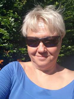 Ilona, 69 �ves t�rskeres� n�, P�cs