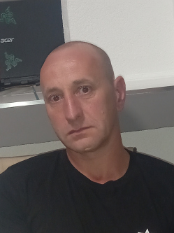 Csaba, 51 �ves t�rskeres� f�rfi, Galambok