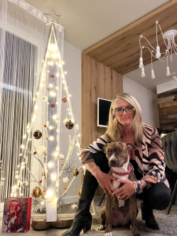 Artemisz, 53 �ves t�rskeres� n�, Gy�r