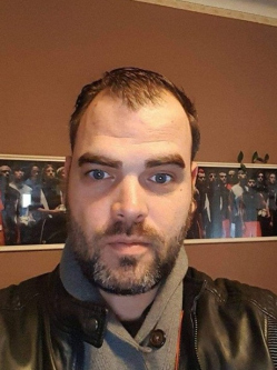 Tomi, 41 �ves t�rskeres� f�rfi, Balassagyarmat