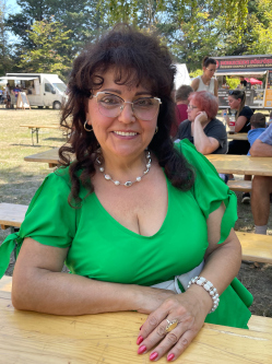 Erika, 67 �ves t�rskeres� n�, Mez�t�r