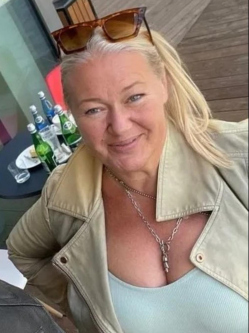 Ter�zia, 56 �ves t�rskeres� n�, Tatab�nya