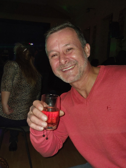 Tibor, 49 �ves t�rskeres� f�rfi, B�ny