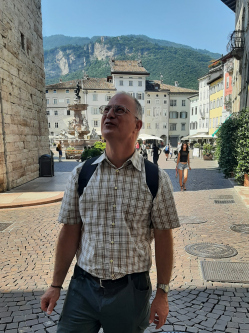 Csaba, 54 �ves t�rskeres� f�rfi, B�k�scsaba