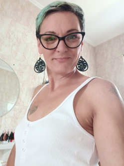Vica, 48 �ves t�rskeres� n�, Balassagyarmat