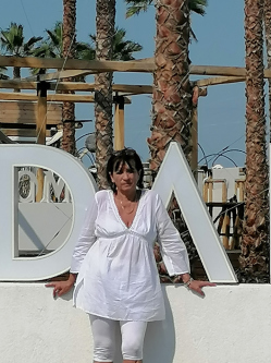 Magdi, 60 �ves t�rskeres� n�, Balatonf�zf�