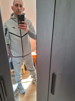 Tamas, 40 �ves tiszavasv�ri t�rskeres� f�rfi