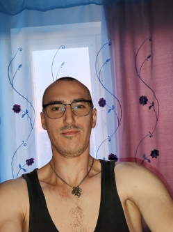 Ferk�, 36 �ves t�rskeres� f�rfi, Debrecen