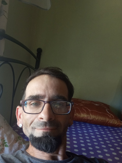 Tomi, 46 �ves t�rskeres� f�rfi, Heves