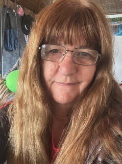 Piroska, 68 �ves t�rskeres� n�, St�jerorsz�g