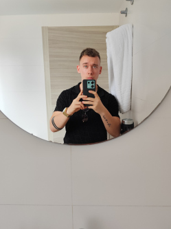 Martin, 26 �ves bajai t�rskeres� f�rfi