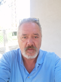 L�szl�, 61 �ves t�rskeres� f�rfi, Tiszaigar